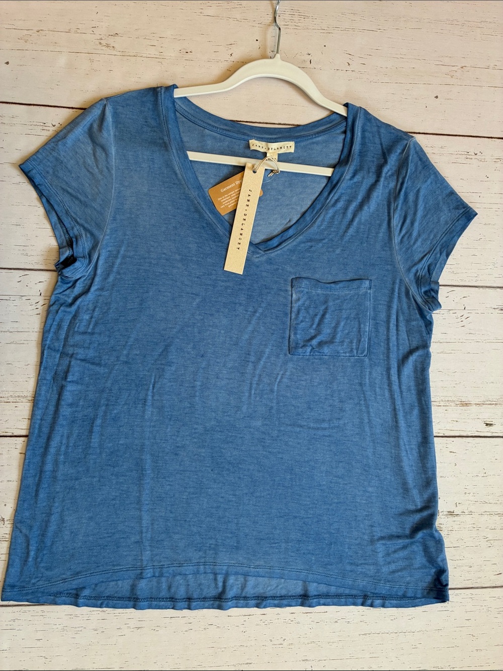 Jane & Delancey Blue V Neck Lightweight T-Shirt, size L, NWT - Picture 6 of 10